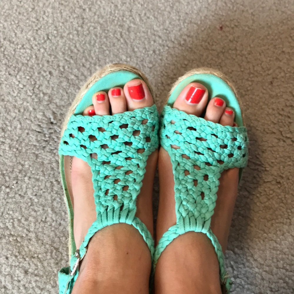 Aqua Wedges